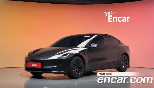 Фотография автомобиля — Tesla Model 3