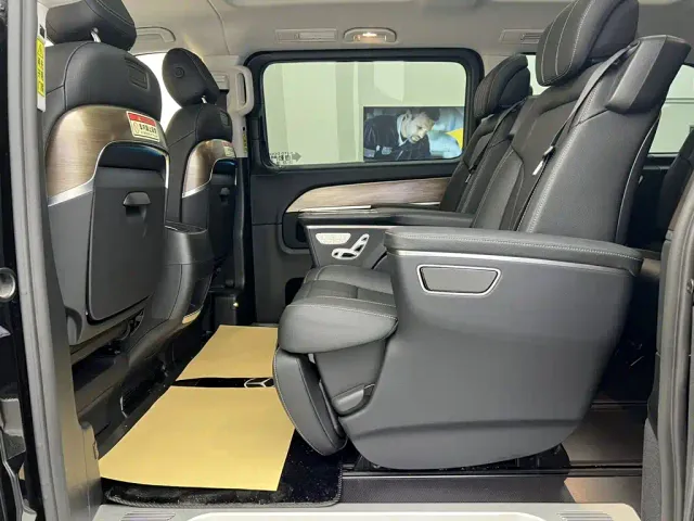 Mercedes-Benz V-Class — Фото автомобиля 22