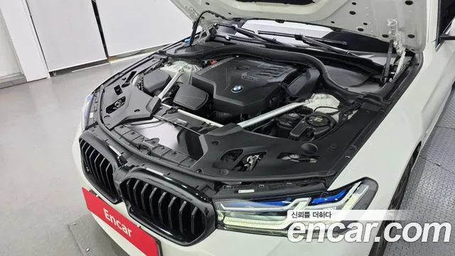 BMW 5 Series G30 — Фото автомобиля 9