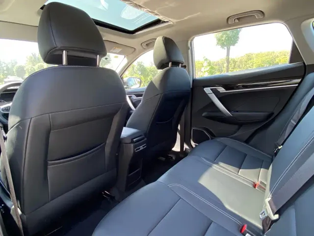 Geely Binyue — Фото автомобиля 10