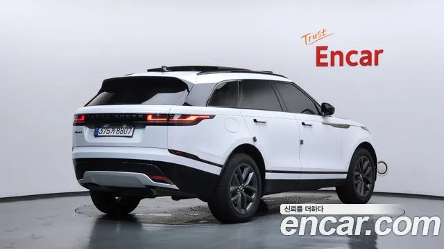 Land Rover Range Rover Velar Range Rover Velar 2.0 P250 Dynamic SE — Фото автомобиля 2