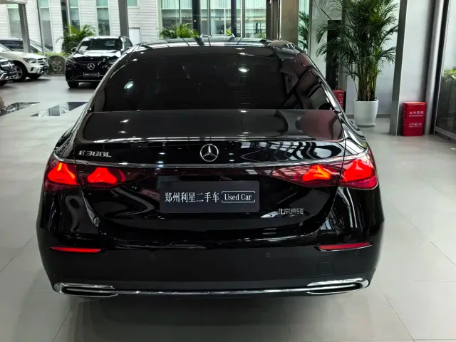 Mercedes-Benz E-Class — Фото автомобиля 15