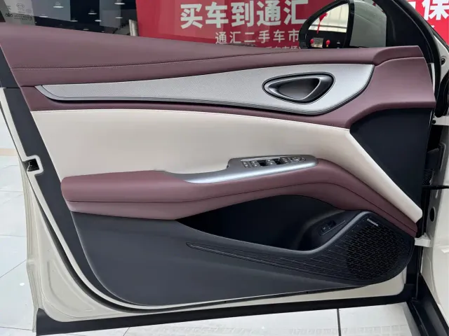 BYD Seal 07 DM-i — Фото автомобиля 8