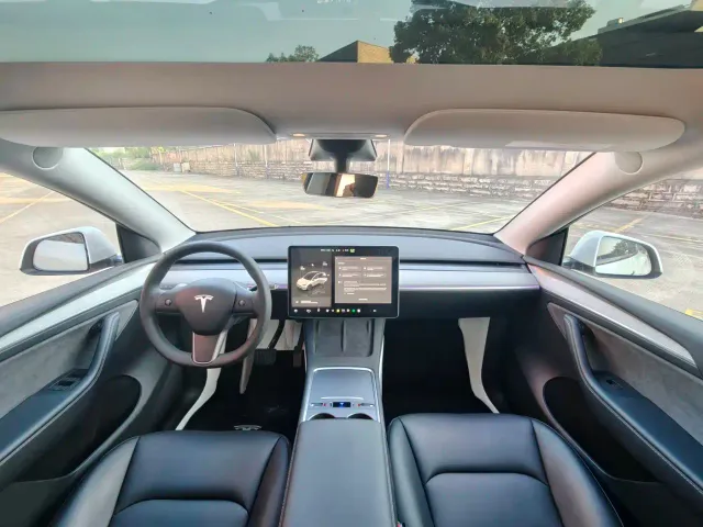 Tesla Model Y — Фото автомобиля 7