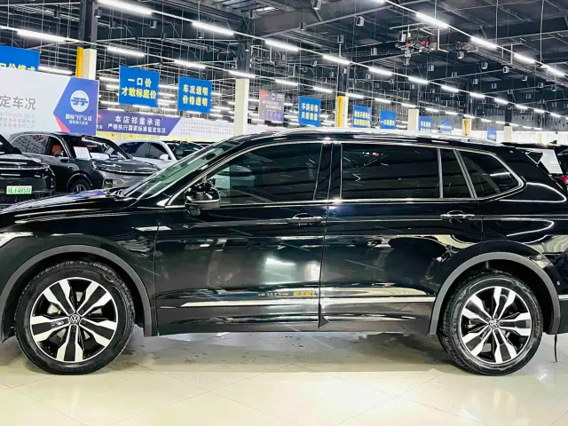 Volkswagen Tiguan L — Фото автомобиля 5