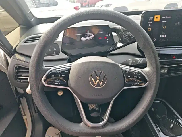 Volkswagen ID.3 — Фото автомобиля 10