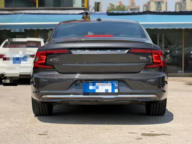 Volvo S90 — Фото автомобиля 5