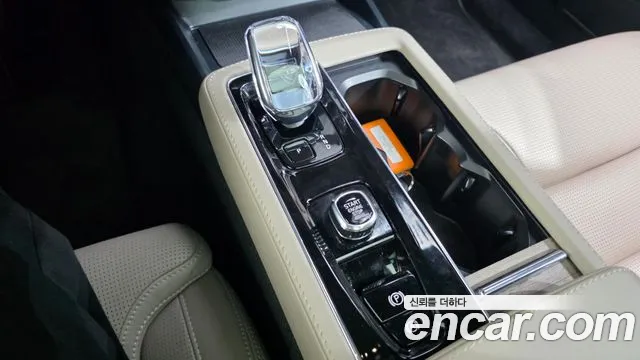 Volvo S90 — Фото автомобиля 9