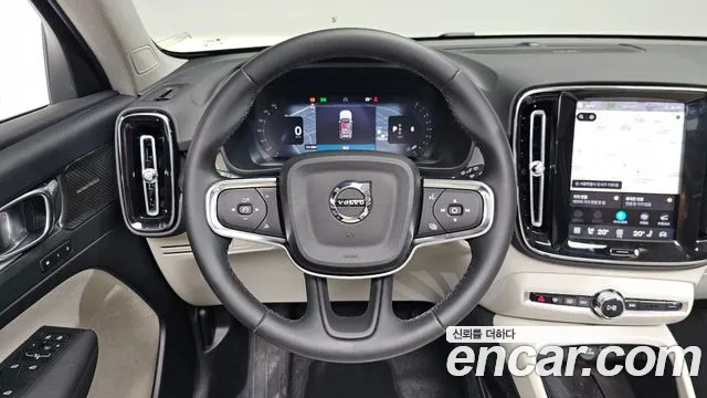 Вольво XC40 B4 Ultra Bright — Фото автомобиля 10