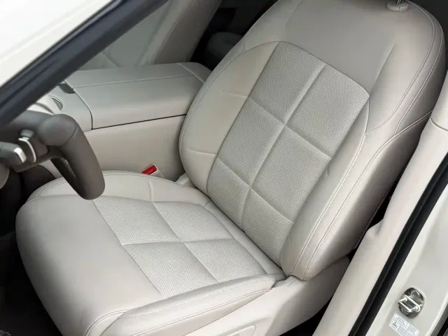 IM Motors LS6 — Фото автомобиля 19