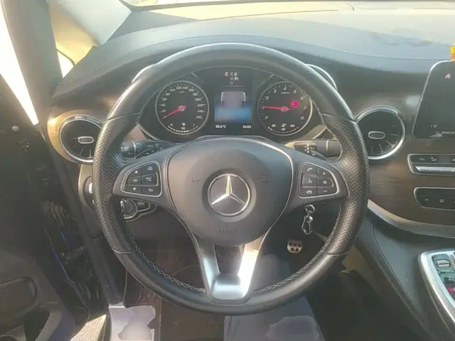 Mercedes-Benz V-Class — Фото автомобиля 10