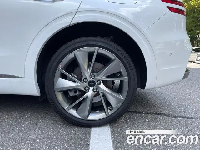 Genesis GV70 — Фото автомобиля 5