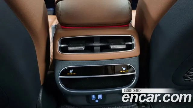 Genesis GV70 — Фото автомобиля 24