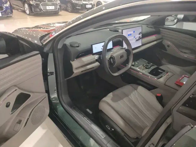 Geely Galaxy Xingyao 8 — Фото автомобиля 11