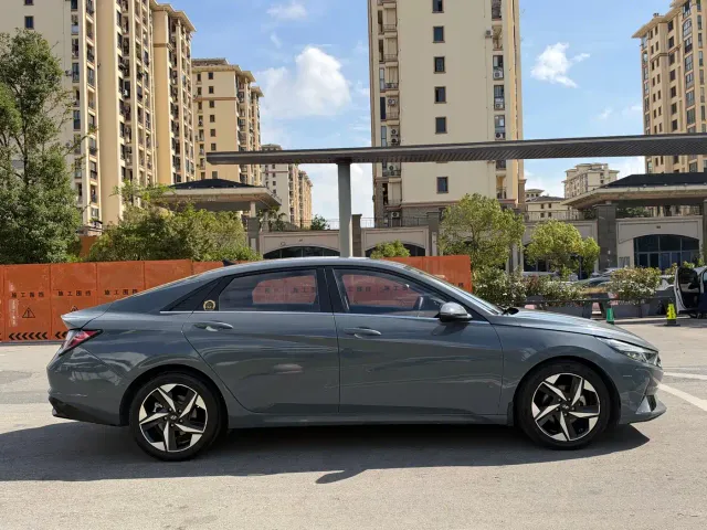 Hyundai Elantra — Фото автомобиля 4