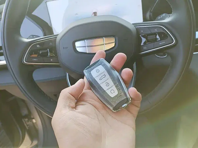 Geely Xingyue L — Фото автомобиля 8