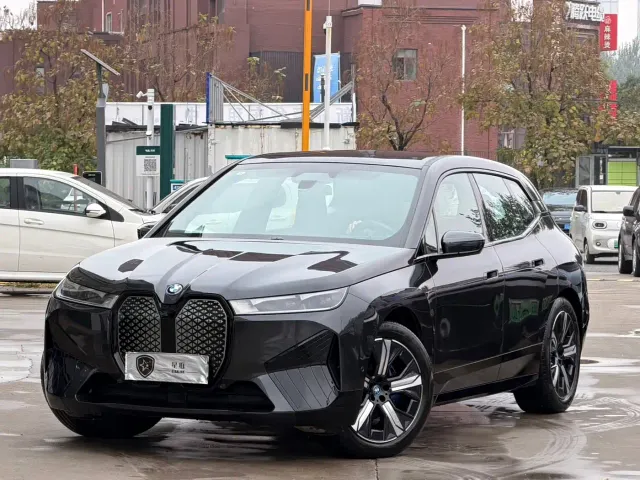 Фотография автомобиля — BMW iX
