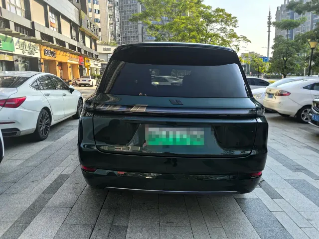 Li Auto L9 — Фото автомобиля 5
