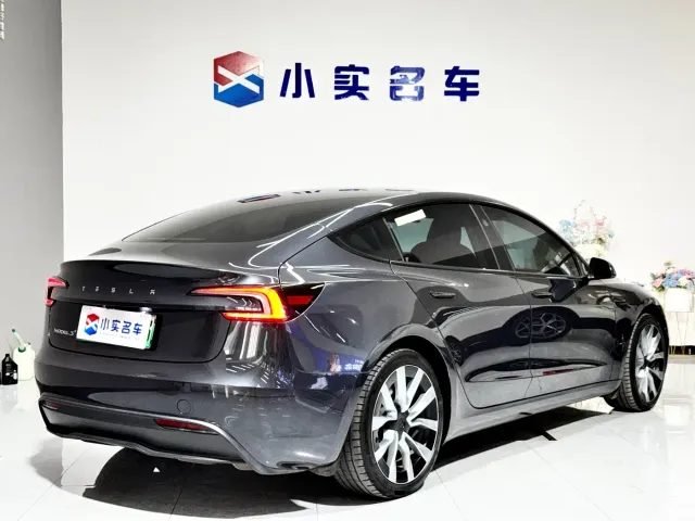 Tesla Model 3 — Фото автомобиля 7