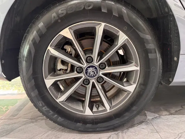 BYD Qin PLUS — Фото автомобиля 19