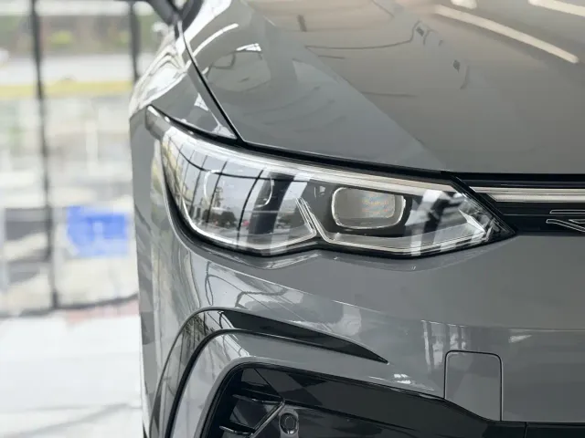 Volkswagen Golf — Фото автомобиля 9