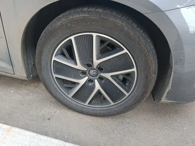 BYD Qin L — Фото автомобиля 25
