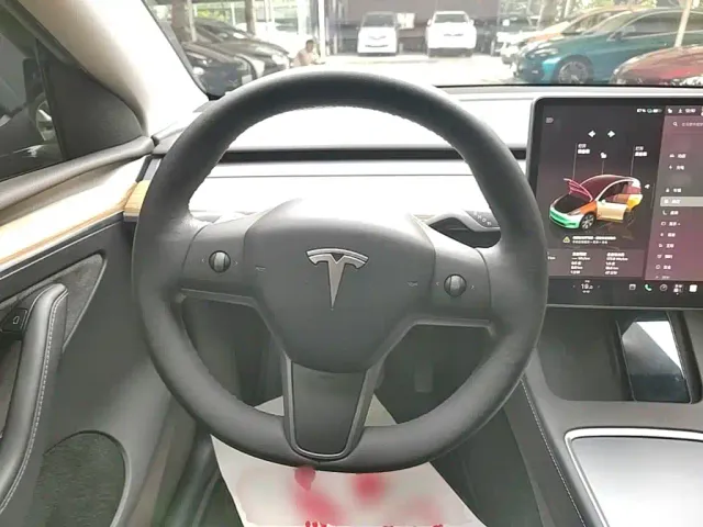 Tesla Model Y 2022 Facelift Rear-Wheel Drive Version — Фото автомобиля 10