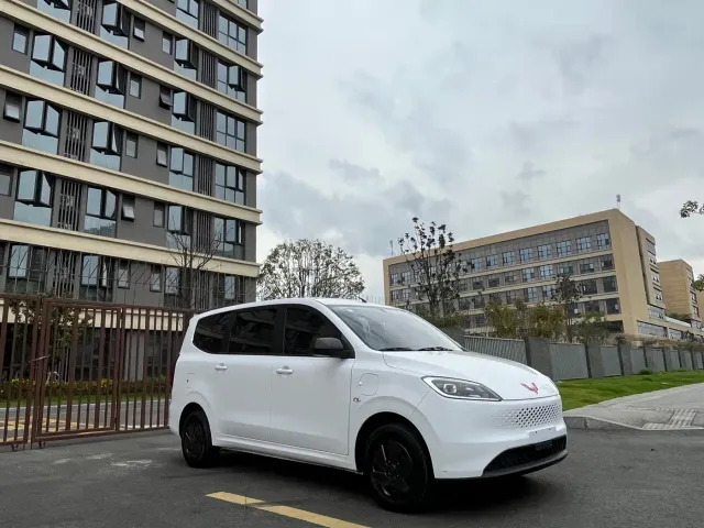 Wuling Hongguang — Фото автомобиля 3