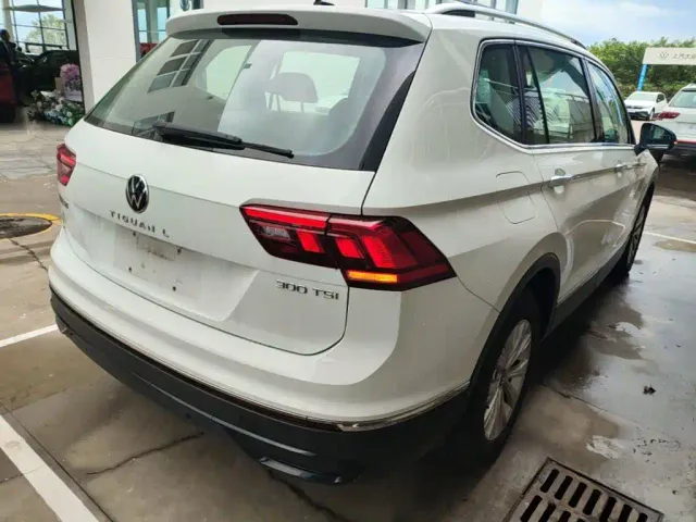 Volkswagen Tiguan L — Фото автомобиля 6