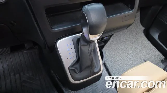 Hyundai Staria Staria L3.5 Tourer 9 мест — Фото автомобиля 9