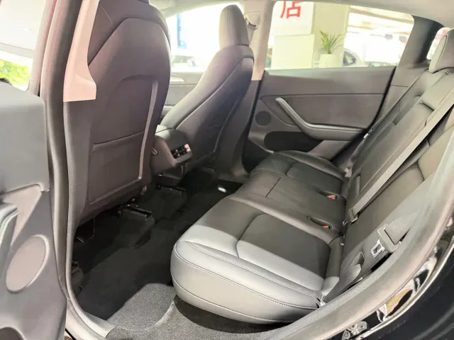 Tesla Model Y — Фото автомобиля 7
