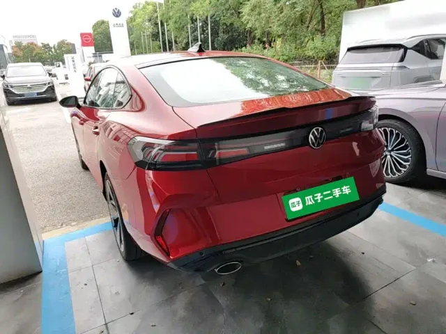 Volkswagen Lamando 2025 Lamando L 2.0T Base — Фото автомобиля 4