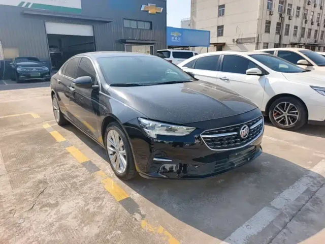 Buick Regal — Фото автомобиля 3