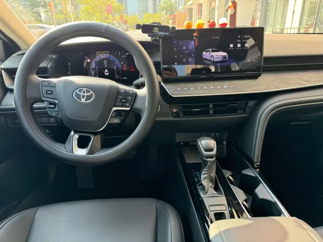 Toyota Camry — Фото автомобиля 10