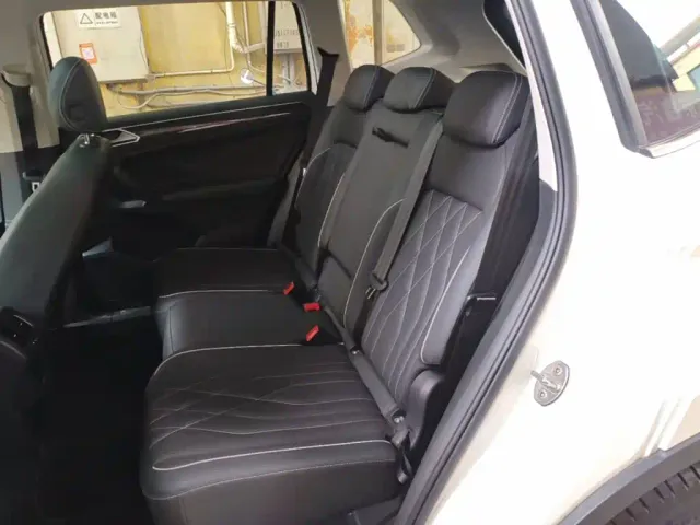 Volkswagen Tiguan L PHEV — Фото автомобиля 16
