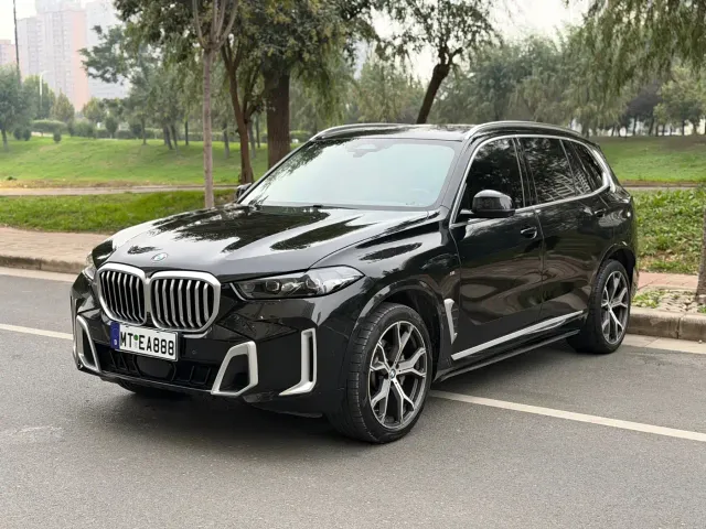 Фотография автомобиля — BMW X5