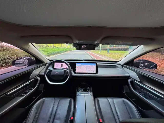 Xpeng P7 — Фото автомобиля 5