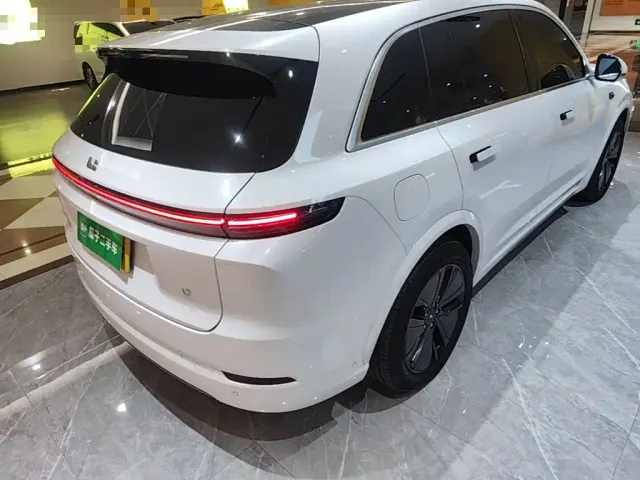 Li Auto L7 — Фото автомобиля 6