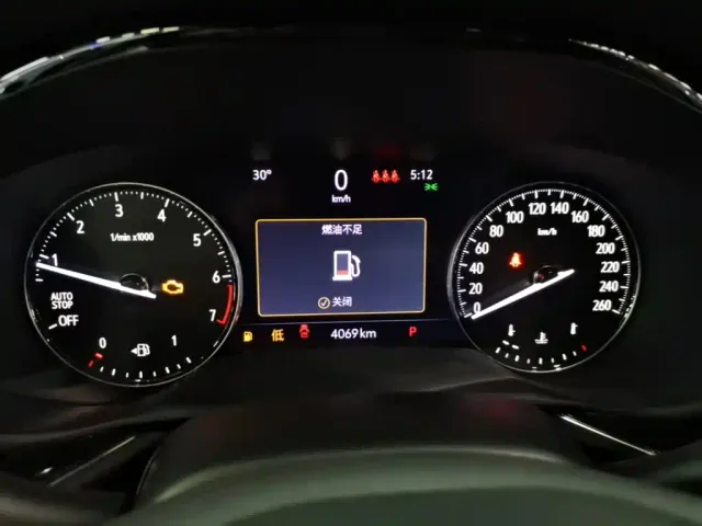 Buick Envision Plus — Фото автомобиля 11
