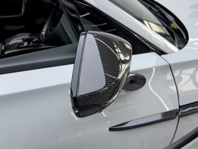 Aston Martin DBX — Фото автомобиля 10