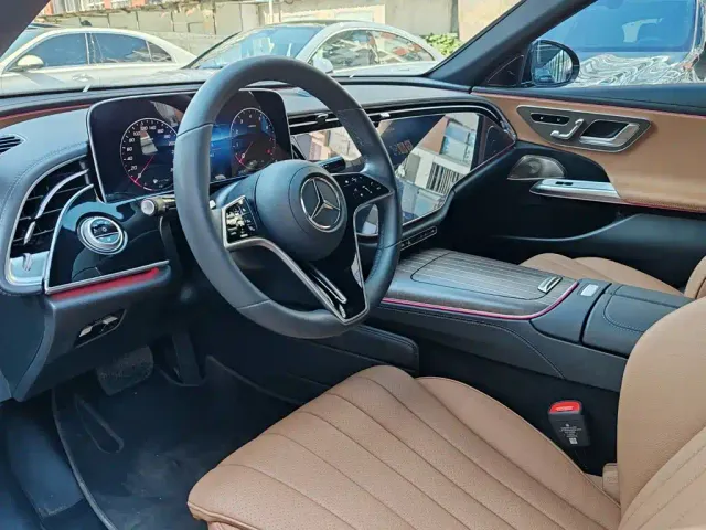 Mercedes-Benz E-Class — Фото автомобиля 15