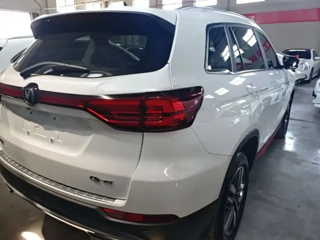 Changan CS75 — Фото автомобиля 7