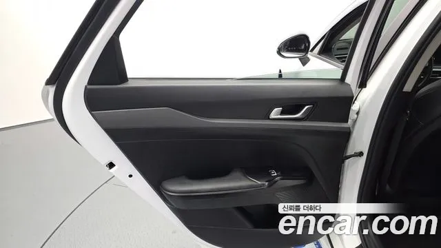 Kia K5 K5 3 поколение 2.0 LPI(Для проката) — Фото автомобиля 25