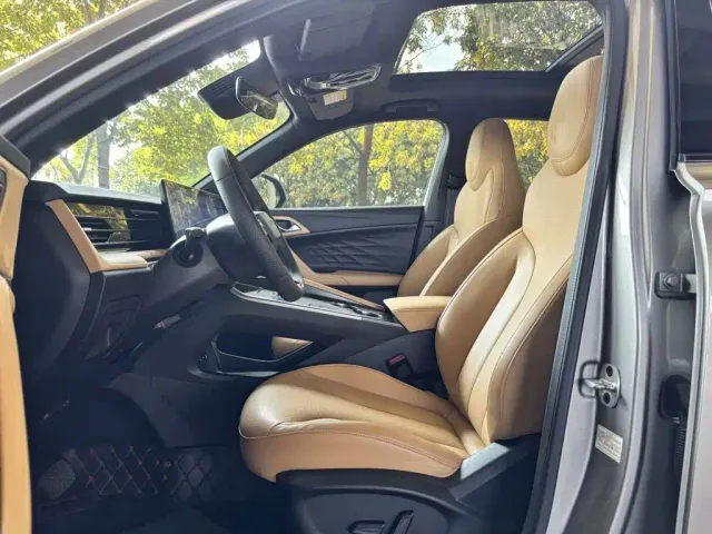 Roewe RX5 — Фото автомобиля 14