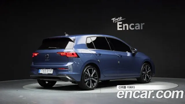 Volkswagen Golf Golf 8 поколение 2.0 TDI Prestige — Фото автомобиля 2