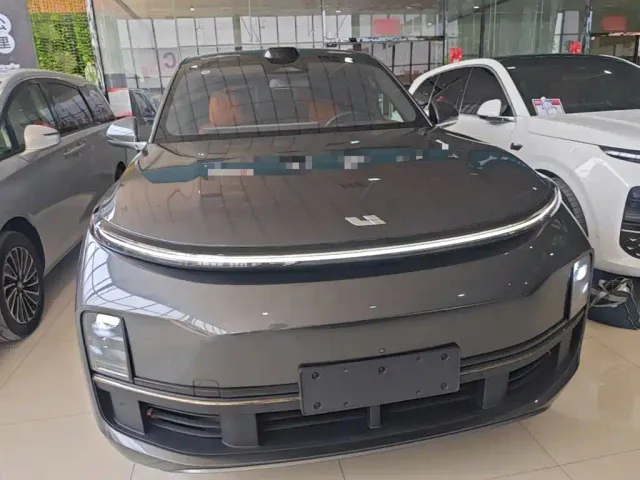 Li Auto L9 — Фото автомобиля 2
