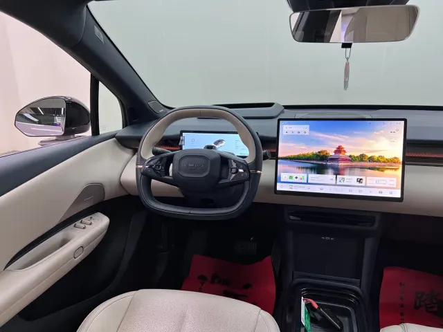 Lynk & Co Z20 — Фото автомобиля 21