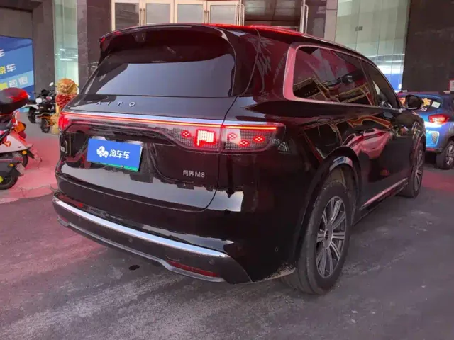 Aito M8 — Фото автомобиля 3