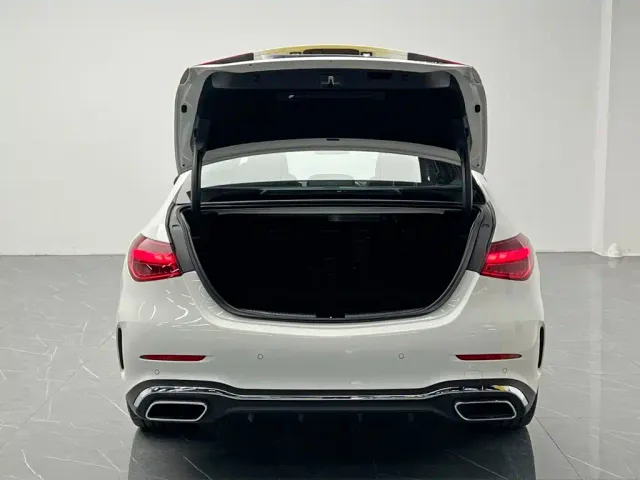 Mercedes-Benz C-Class — Фото автомобиля 9