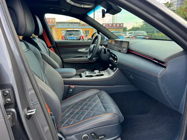 Genesis GV70 — Фото автомобиля 13